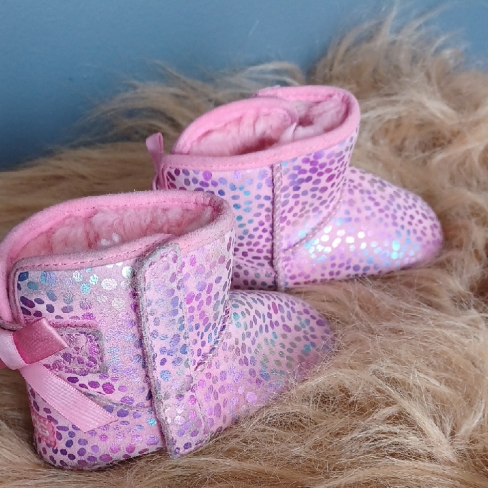 BABY UGG booties